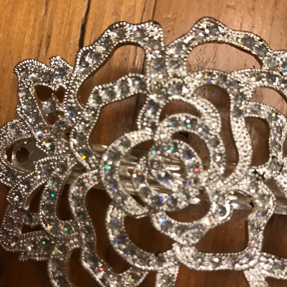 💇‍♀️ Large Rhinestone Hair Clip - Picture 4 of 4